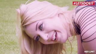 LETSDOEIT - Амарис и Калеб Рока - Сексуальная блондинка трахается в задницу голодным папой