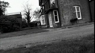 האַרמאָניע - הויז פון שאַנד - סצענע 6